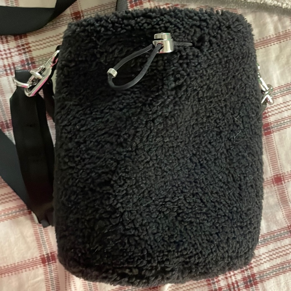 Lululemon Sherpa Bucket Bag